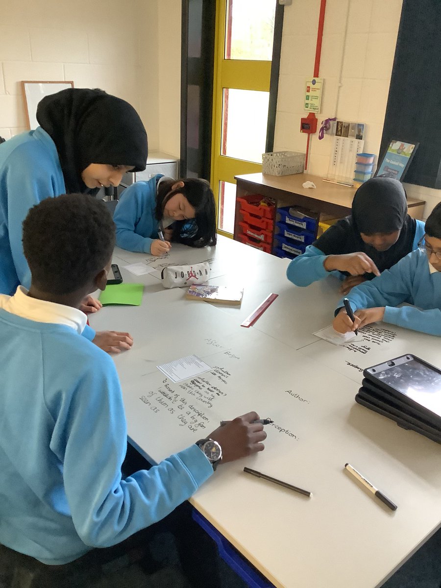 Year 6 looked at optical illusions and how they can change depending on how you look at them - which linked nicely to the reverse poem "Refugee" by Brian Bilston that we analysed this morning! #loveofpoetry <a href="/GaskellReaders/">Gaskell Readers</a> @GaskellWrites