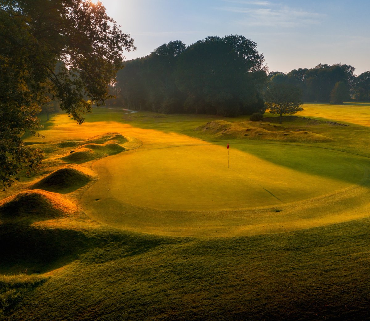'The Golden Hour' at Huntercombe

#golfing #golf #golflife #golfer #golfstagram #golfswing #golfcourse #golfaddict #instagolf #golfers #golfclub #golfislife #golfday #lovegolf #golfshot #golfisfun #golflifestyle #golfstyle #willieparkjr #golfarchitecture #sunset #sunrise