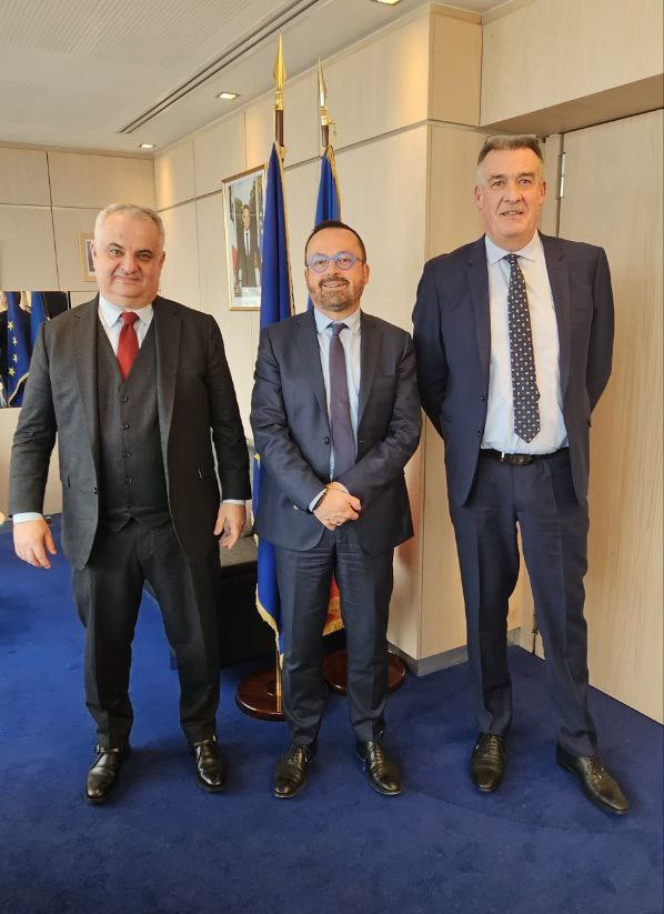 Vendredi dernier je rencontrais l'Ordre National des Pédicures-Podologues pour un échange autour de la profession et des sujets clés pour la santé de nos concitoyens : 
 
👉 Formation : Quelles évolutions possibles du cursus pour répondre aux enjeux de santé actuels et futurs.