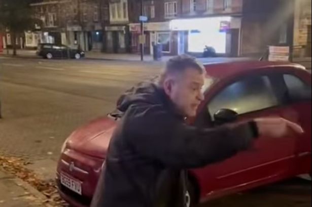 Victoria Thomas Bowen given a suspended 13 wk prison sentence &amp; 120 hrs community service. She threw some milkshake: court said assault by beating.
MP Mike Amesbury punched Gellows to ground &amp; punched him again at least 5 times: assault by beating gets only 10 weeks in jail. WTF?