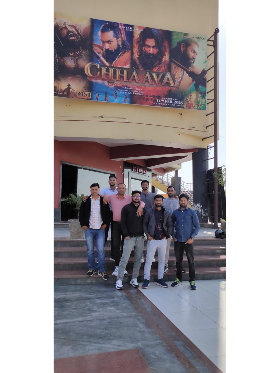 Girishsaini83's tweet image. Enjoying Movie with My Accountant colleagues 😍❣️ 
#JRA 
@sonu809479yadav