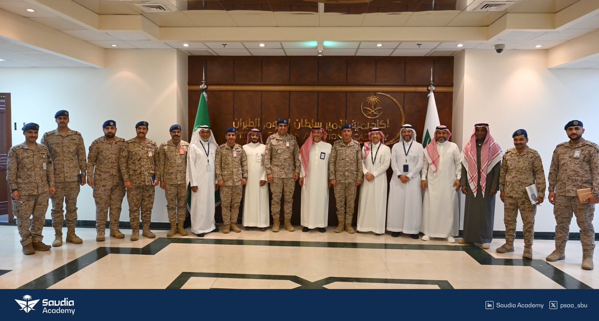 psaa_sbu's tweet photo. استقبلت السعودية الأكاديمية وفدًا من القوات الجوية الملكية السعودية، برئاسة اللواء الطيار الركن: حسين بن محمد العمار، رئيس هيئة عمليات القوات الجوية، للاطلاع على برامج التدريب وأحدث أجهزة المحاكاة المستخدمة في تأهيل الطيارين… https://t.co/iERqiyqxaJ