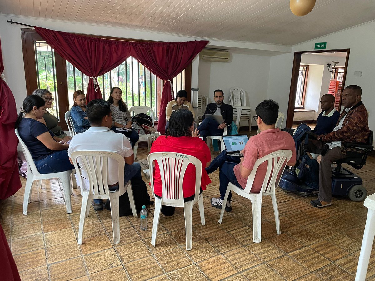 MinEnergiaCo's tweet photo. ¡Continuamos comprometidos con la #MineríaParaLaVida!
En Buenaventura, Dagua y Jamundí junto a lideresas mineras, líderes étnicos y demás participantes de las comunidades mineras, avanza la socialización del Proyecto de Resolución de delimitación del #DistritoMinero Especial para la Diversificación Productiva del Valle del Cauca.