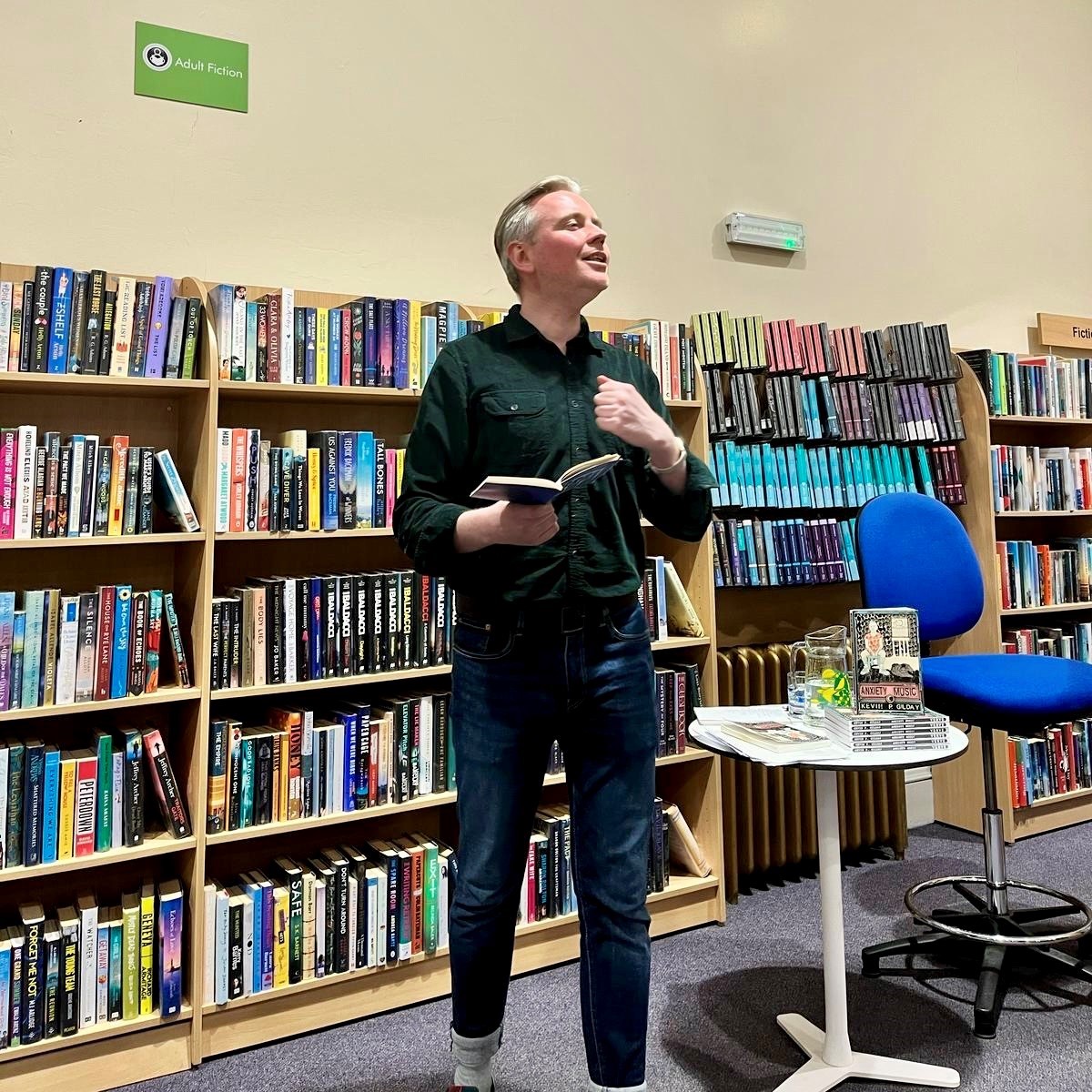 StirlingLibs's tweet photo. Central Library was thrilled to welcome Stirling's new Makar, Kevin P. Gilday, as he introduced himself with an unforgettable evening of powerful poetry.

Keep an eye out for more exciting projects and inspiring poetry from @KevinPGilday in the near future! https://t.co/6rQd9q5PfJ