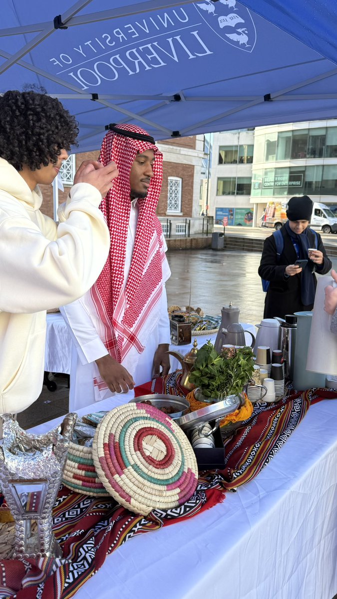 #يحدث_الان في ساحة #جامعة_ليفربول

الجمعية السعودية بجامعة ليفربول بالتعاون مع النادي السعودي بمدينة ليفربول تنظم معرض ثقافي بمناسبة الاحتفاء بـ #يوم_التأسيس_السعودي_2025 

#يوم_التأسيس 
#يوم_بدينا_1727 

#SaudiSociety_Liverpool 
#الجمعية_السعودية_بجامعة_ليفربول