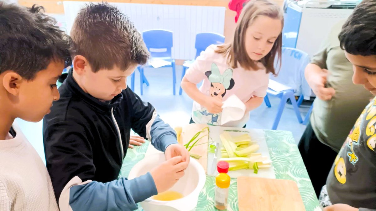 ¡El <a href="/cpalpartir/">Colegio Público de Alpartir</a> se sumerge en el siglo XVIII! Alumnos investigan a #JuanAltamiras, con proyectos que incluyen IA, recetas históricas y patrimonio local. 
¡Aprendizaje creativo! 
Noticia: x.gd/fmAcm