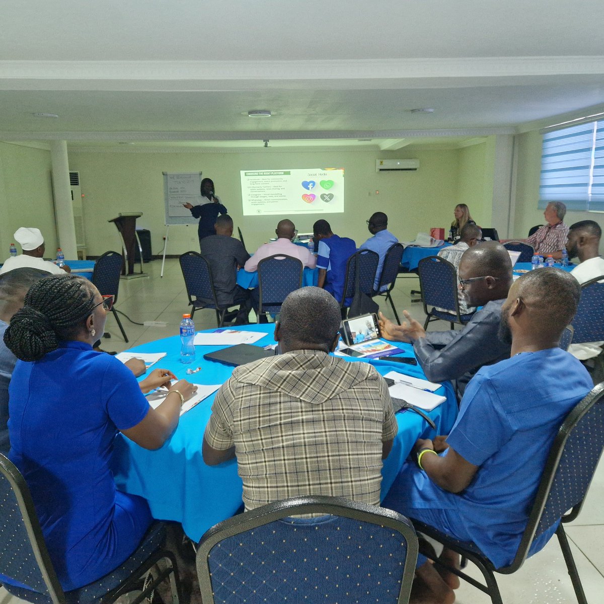 Right now at the Knowledge Sharing Meeting of the project 'Digital learning @ #Ghana public libraries', Angela Osei Gyan of  <a href="/ghanalibraries/">Ghana Library Authority</a> lead an  interactive learning session on social media communication for libraries.
<a href="/EIFLnet/">EIFL</a>