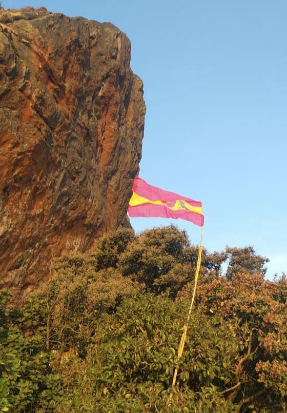 wilson__thomas's tweet photo. The Forest Department on Monday removed a flag of Tamilaga Vettri Kazhagam (#TVK) that was found erected at the seventh hill of the #Vellingiri hills in #Coimbatore district. The Department has launched an investigation. @THChennai https://t.co/Tngf5B3JrB
