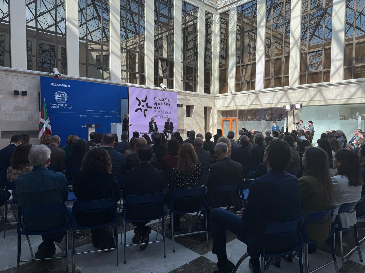 🏆 𝗘𝘂𝘀𝗸𝗮𝗱𝗶 𝗔𝗴𝗲𝗻𝗱𝗮 𝟮𝟬𝟯𝟬 𝗦𝗮𝗿𝗶𝗮ren lehen edizioa amaitu berri da Gasteizen, erakundeek Garapen Jasangarriaren Helburuekiko (#GJH) duten konpromisoa aintzatesteko helburuarekin, Imanol Pradales Lehendakaria buru izan duen zeremonia baten bidez.

🌟 Tamaina eta