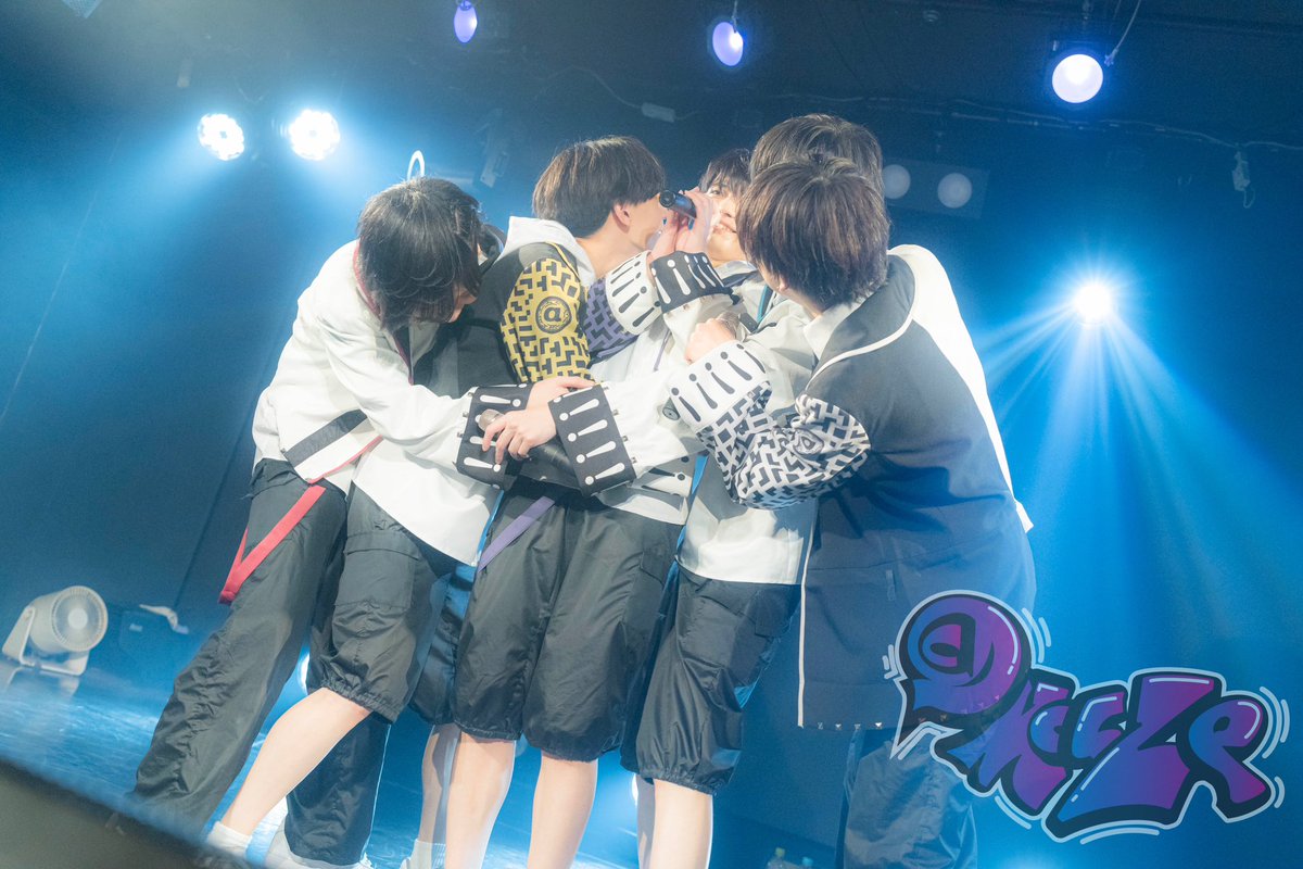 Maze___official's tweet photo. 『✉️@ Maze 〜Invitation Final 🗝〜』】

たくさんのご来場とご声援ありがとうございました！

5人それぞれの道に進みますが、
引き続き応援の程よろしくお願い致します！💜💛🩵❤️🤍

以上、@ Maze でした！🗝✉️ https://t.co/EnIjgkhgot