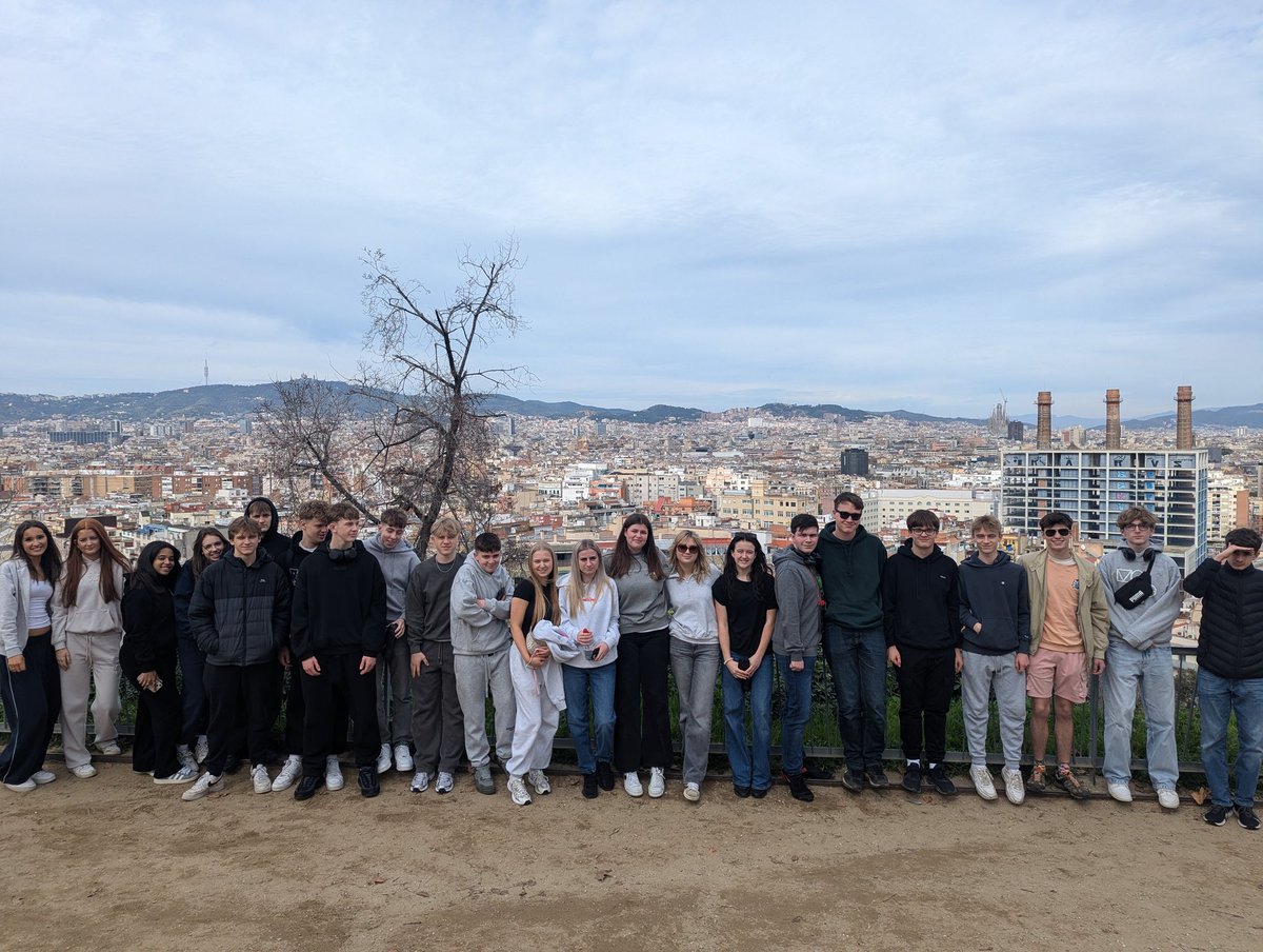 Geography_YS's tweet image. Year 12 Geographers have made it safely to Barcelona ready for their week of fieldwork 🌎☀️ @yateleyschool  #EdexcelGeography #AlevelGeography