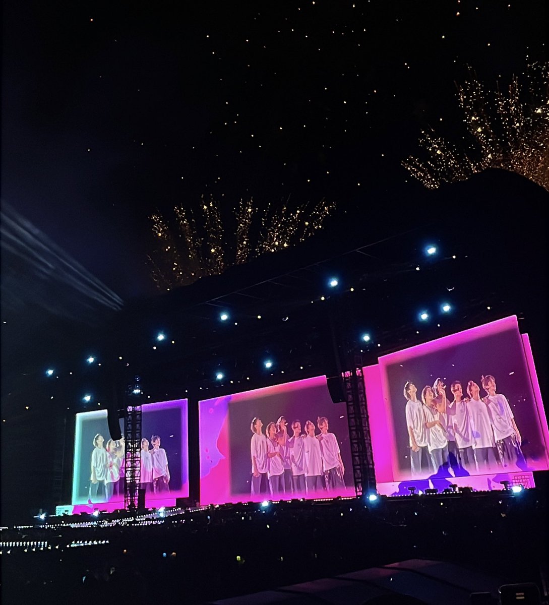 onyourclub's tweet image. ไว้รอบหน้าเรามายืนดูพลุด้วยกันครบ 8 คนเลยนะ