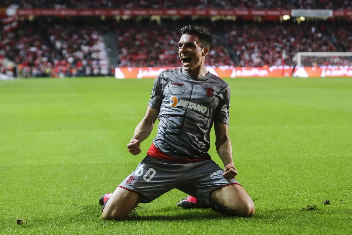 SCBragaOficial's tweet photo. Sobre festejos na Luz. 

#PorMais | #TaçadePortugal https://t.co/H2iv6NYEiD