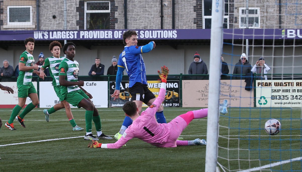 ⚽️ <a href="/TomPeers_/">Tom Peers </a> is named in <a href="/TheVanaramaNL/">Rocco 🇲🇸</a> North Team of the Weekend after bagging his 16th of the season! 👏