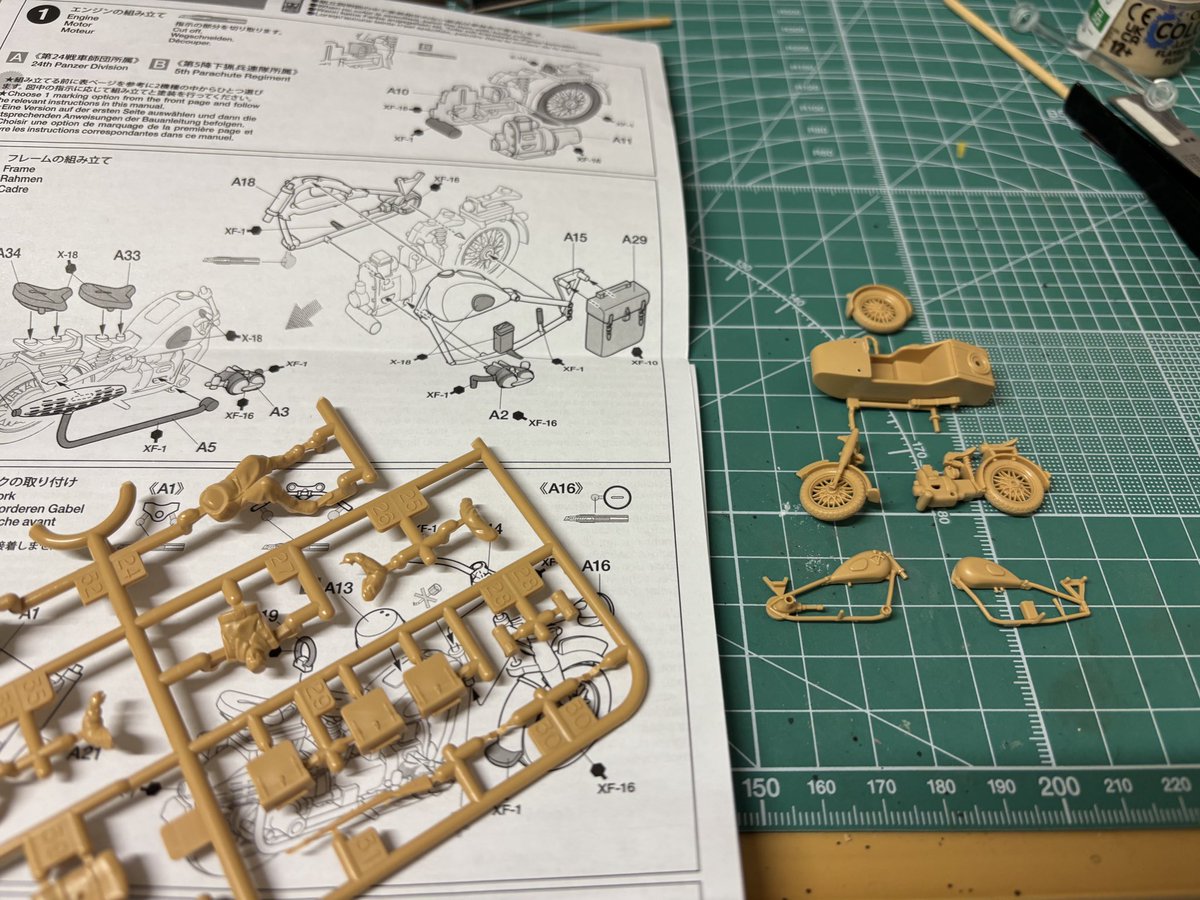 待ち時間に唐突に開始。

#プラモデル
#タミヤ
#サイドカー