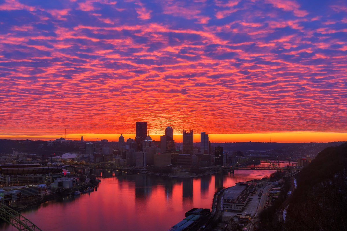 My goodness what a sunrise in #Pittsburgh this morning. One of the best of the year, and that's saying something given all of the amazing mornings we've had. There was color in every single part of the sky, and you can even see the clouds glowing right were the sun is coming up.