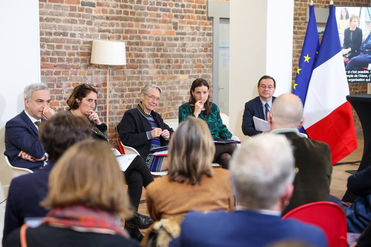 Élisabeth BORNE (@elisabeth_borne) on Twitter photo L’École inclusive ne se décrète pas, elle se construit avec tous !
Avec <a href="/lecocqcharlotte/">Charlotte Parmentier Lecocq</a>, nous avons réuni ce matin le Comité national de suivi de l’École inclusive pour partager notre objectif : permettre à chaque élève de réussir sa scolarité.
Je remercie l'ensemble des L’École inclusive ne se décrète pas, elle se construit avec tous !
Avec <a href="/lecocqcharlotte/">Charlotte Parmentier Lecocq</a>, nous avons réuni ce matin le Comité national de suivi de l’École inclusive pour partager notre objectif : permettre à chaque élève de réussir sa scolarité.
Je remercie l'ensemble des