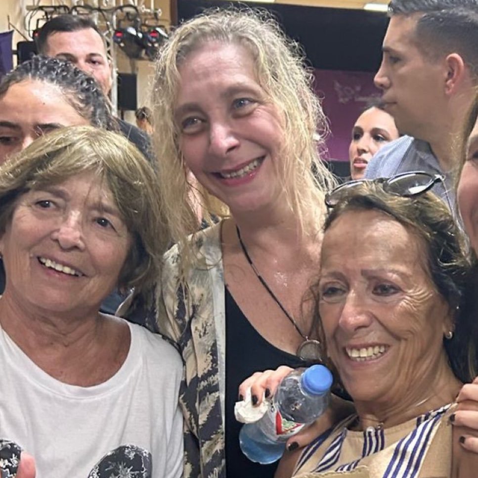 - ay amiga pasame la foto que nos sacamos anoche en el boliche porfaa
la foto: