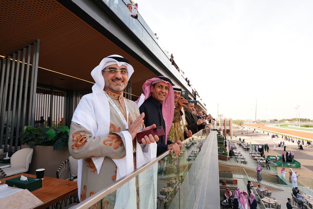 فارس Forever Young أعطى العالم درسا في المثابرة والإصرار في نهائي كأس السعودية 2025.
Forever Young Jockey gave the world a lesson in persistence and perseverance in the Saudi Cup 2025 final.
#Ryusei_Sakai