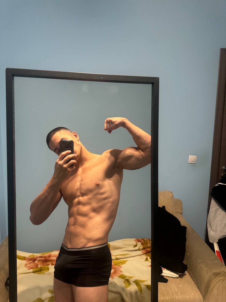 jamieKTA's tweet photo. What would you rate me from 1-10? https://t.co/ei89q7ef4H
