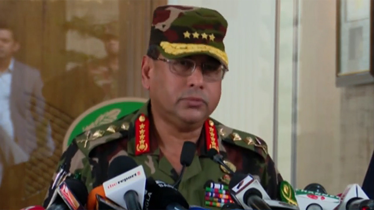 চলমান পরিস্থিতিতে অতিরিক্ত বল প্রয়োগ না করতে সদস্যদের আহ্বান সেনাপ্রধানের