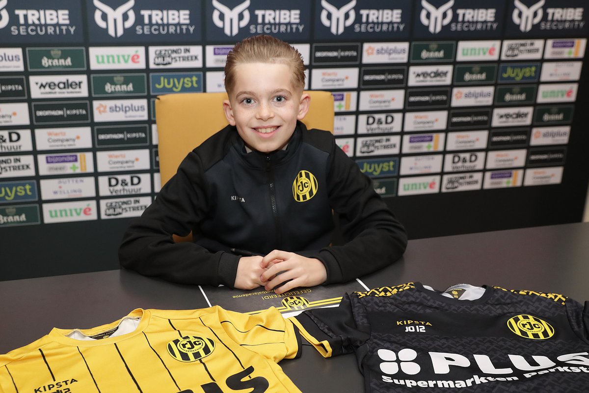 𝗡𝗔𝗔𝗠: Jan Kersten
𝗩𝗢𝗥𝗜𝗚𝗘 𝗖𝗟𝗨𝗕: PSV Eindhoven
𝗧𝗘𝗔𝗠: Roda JC O12-1

Welkom en heel veel succes aankomend seizoen, Jan! 💛

#RodaJC #OnzeToekomst