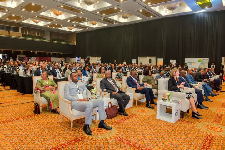 AP_Women's tweet photo. President Duma Boko officiates the 2024 SADC Sustainable Energy Week in Gaborone, Botswana
#EnergySecureSADC
#EnergyTransition
#SDG7โก๏ธ https://t.co/AvqWw88llz