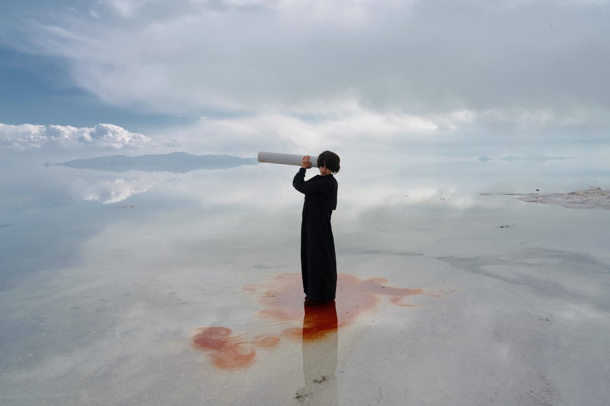 gm🥀
gazing upon the pregnant void