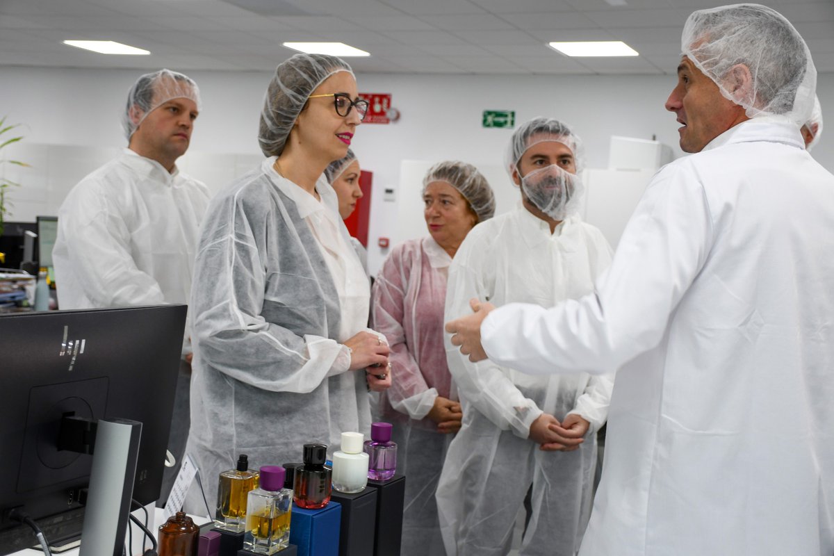 Sara Simón Alcorlo (@sara_simona) on Twitter photo 👩🏻🔬👩🏽🔧Interesante y productiva visita a <a href="/MixerandPack/">Mixer & Pack</a> no solo para conocer su centro de producción sino para poder apreciar de cerca los efectos de sus planes internos de igualdad, en una empresa en la que más del 76% de la plantilla la conforman mujeres castillalamancha.es/actualidad/not… 👩🏻🔬👩🏽🔧Interesante y productiva visita a <a href="/MixerandPack/">Mixer & Pack</a> no solo para conocer su centro de producción sino para poder apreciar de cerca los efectos de sus planes internos de igualdad, en una empresa en la que más del 76% de la plantilla la conforman mujeres castillalamancha.es/actualidad/not…