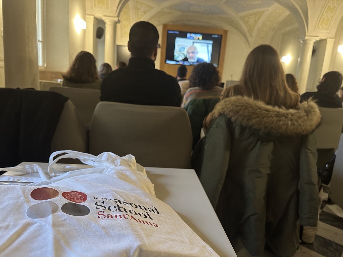 #SeasonalSchool  
🔛 In the course “ECLIRE - The Ethics of Climate Change: Reshaping Responsibilities for Present and Future Generations”, the intensive course of the Sant'Anna School that examines the ethics of climate change.
👉 Discover the courses: santannapisa.it/en/training/se…