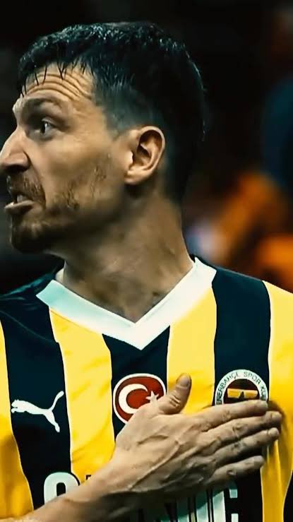 Aslan terbiyecisi..
Mert Hakan yandaş..! #GSvFB