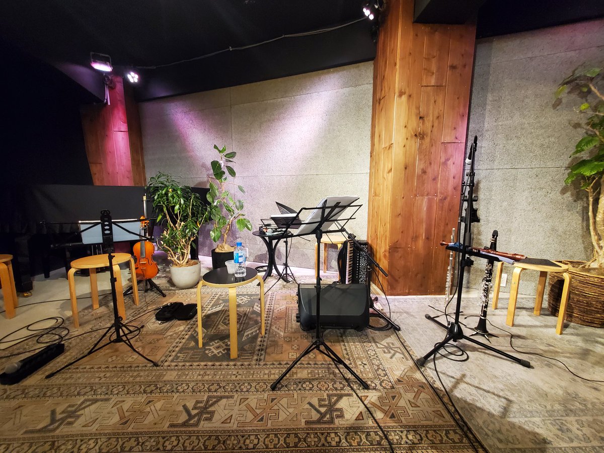 miracle7vlngirl's tweet image. #妖精からの贈り物 夜の部お邪魔しました💝藤野さん入りの北欧妖精ライブ⁉️めっちゃ行きたい😳と楽しみにしてましたが、セトリも素敵だし、レア曲ありだし朗読在りかなり重量たっぷりめな素晴らしいライブでした🤣
憧れの👀〰️💕ってなってたゆかねえ新鮮💖また絶対やってほしいです🥺
#いとまきまき