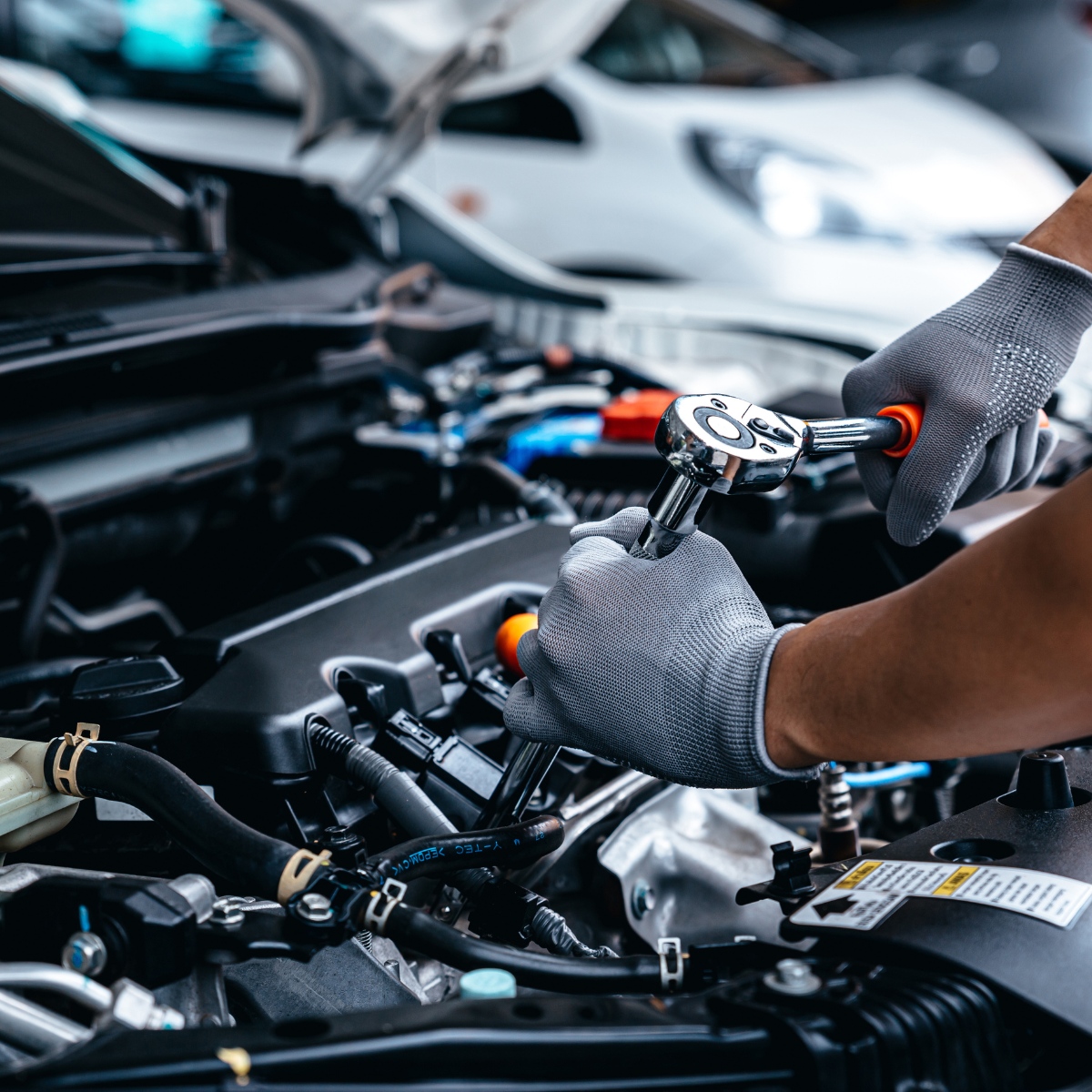 CullmanCDJR's tweet photo. Keep your vehicle running strong with expert service you can trust! 🛠️💪 Whether it’s an oil change, tire rotation, or routine maintenance, our technicians have you covered. Schedule your #service appointment online today and keep your ride road-ready! https://t.co/JOHJVA1viP