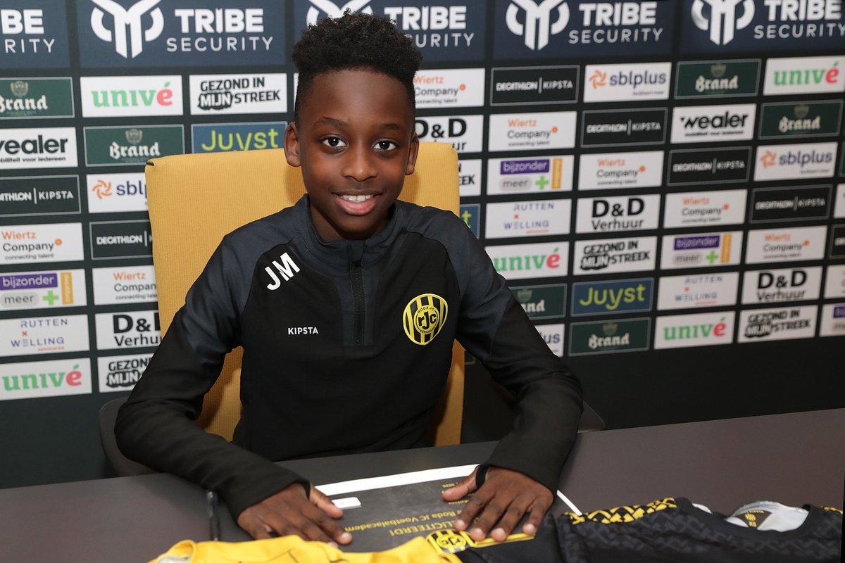𝗡𝗔𝗔𝗠: Jomar Mathieu
𝗩𝗢𝗥𝗜𝗚𝗘 𝗖𝗟𝗨𝗕: RKTSV
𝗧𝗘𝗔𝗠: Roda JC O12-2

Welkom en heel veel succes aankomend seizoen, Jomar! 💛

#RodaJC #OnzeToekomst