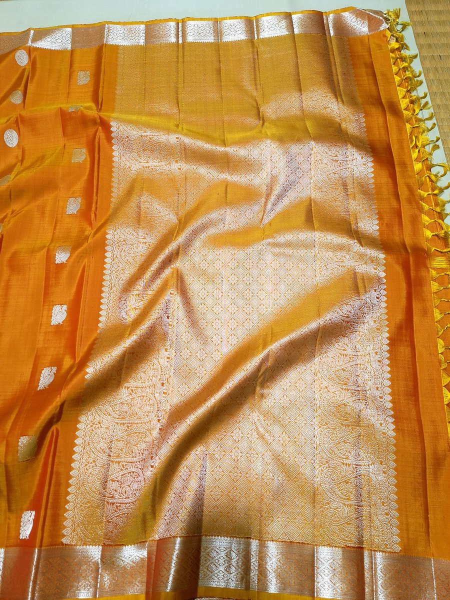 GO2Peak's tweet photo. Namaskaram 🙏.
Have you seen this beautiful colour ever?...
#puresilk #purezari #silverzari handloom saree. Assurance for #puresilk by @silkmarkindia... https://t.co/wjKOOvcvza