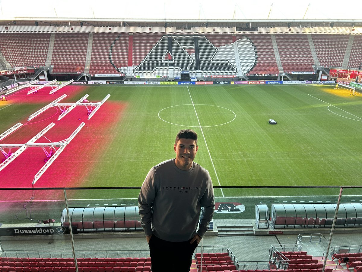 Explorando las grandes canteras del país🇳🇱, sus procesos de captación, formación y promoción donde para mí son determinantes.

Gracias @azalkmaar , @psv y @feyenoord por abrir sus puertas y hacer de esta semana un viaje inolvidable.

 ¡Qué experiencia, que la locura continúe⚽️!