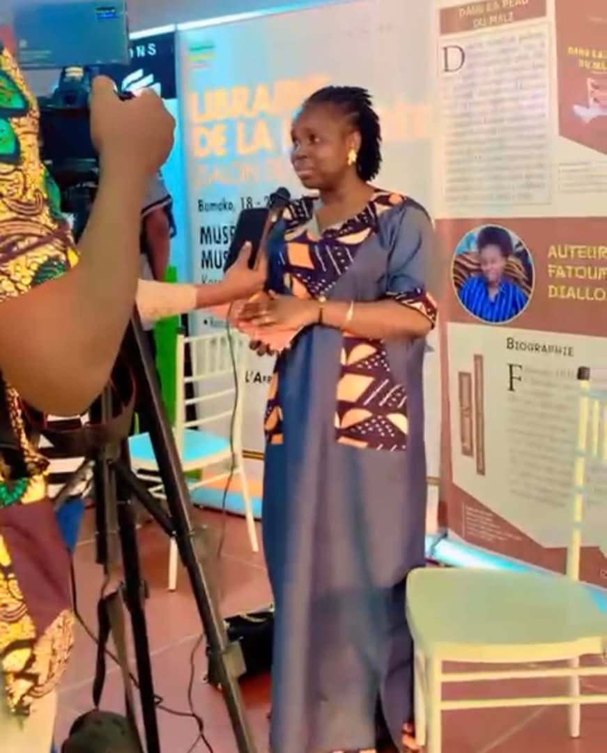 EditionsGafe's tweet photo. Temps forts de la Cérémonie de lancement officiel du livre « Dans la peau du Mali », écrit par Fatoumata Diallo. Merci à Malick M’baye, Président du JELMA d’avoir fait une excellente présentation du livre et de l’auteur. Ce fut une belle réussite. Un grand merci  à toutes et à… https://t.co/Br9DQC2mI1