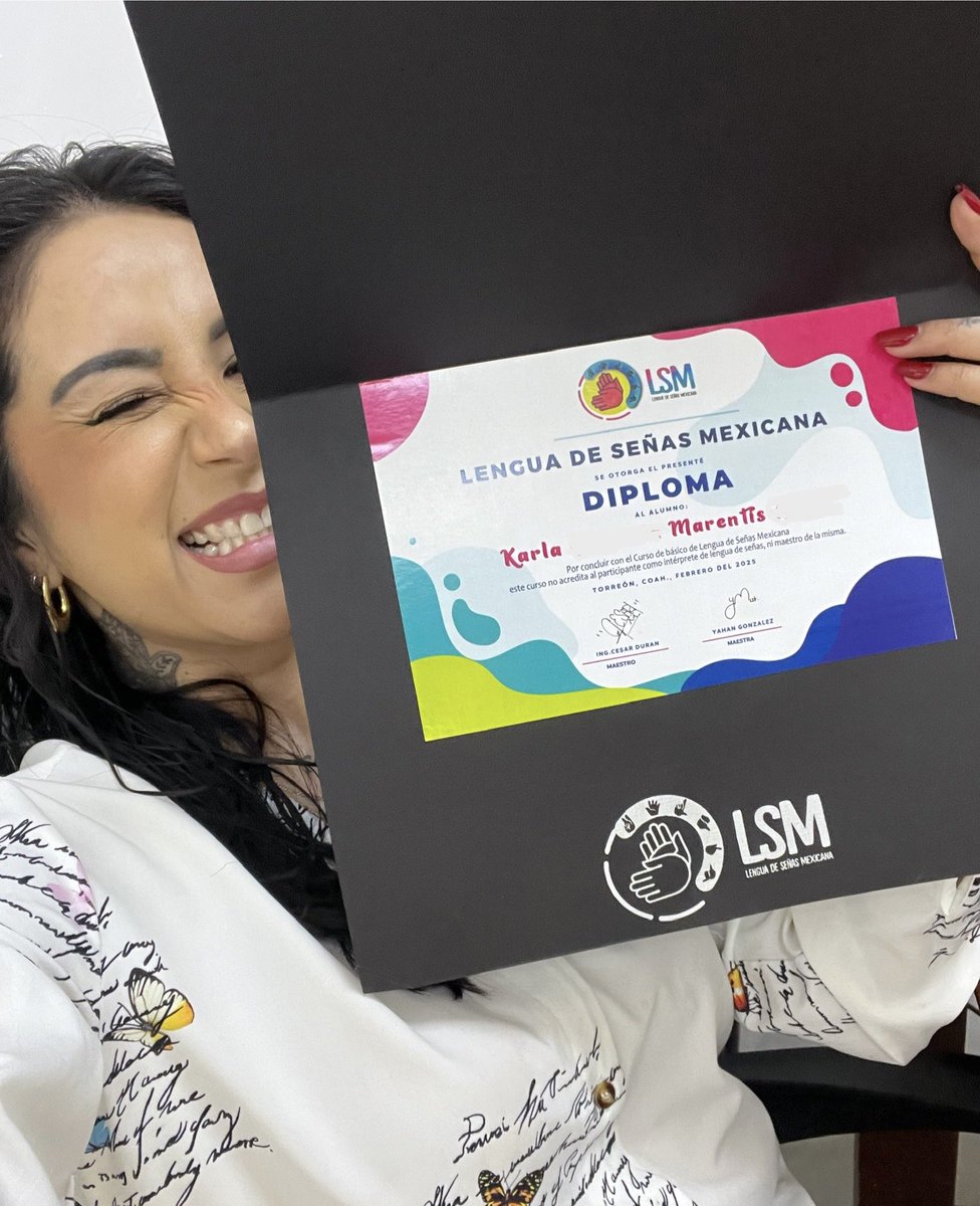 MarentisOficial's tweet image. Ayer terminé mi curso de Básico en LSM, han preguntado que porqué estudio eso? Que cuando lo voy a utilizar? Que para que sirve?
No sé, cuando lo utilizaré pero estaré preparada para cuando llegue el momento, ojalá algún día poder prestarles mi voz y oídos a las personas sordas.