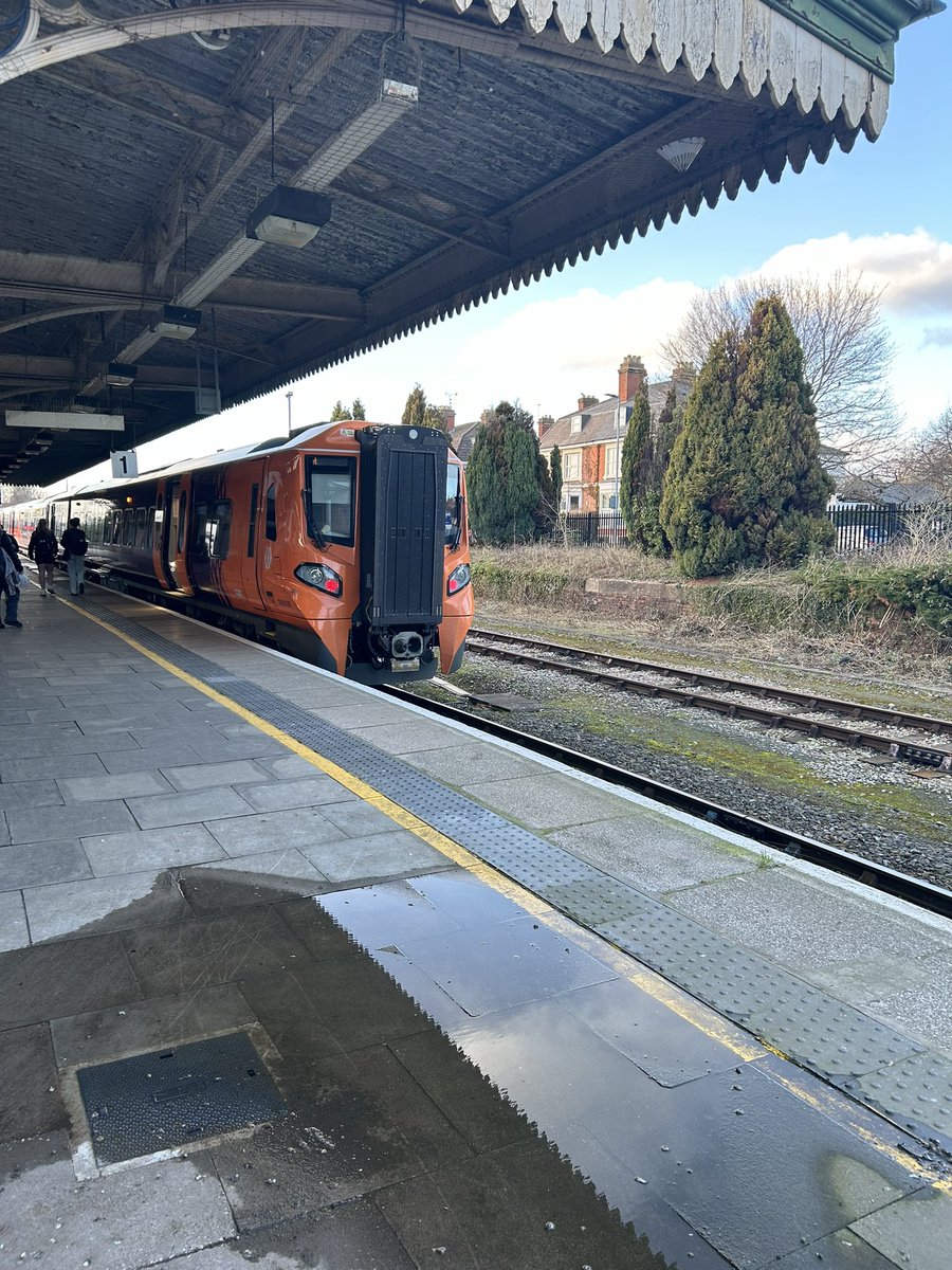 xsianix's tweet photo. Once again…. Same issue different day 😭😭. How is it fair that we should pay this money just for being disabled 🤬 surely there are rules for this. The fact the train was waiting there to make it even worse! Let’s hope we get heard. #ledbury #train #railway #station https://t.co/vhQF4OtQLO