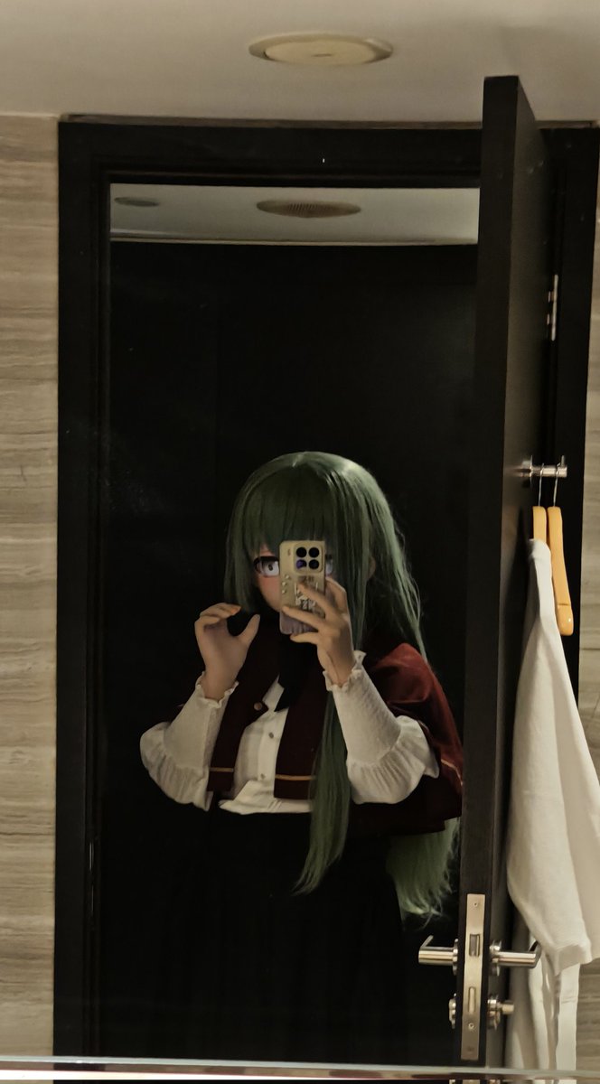 大半夜不睡觉的宝宝会被塞西莉亚盯着去睡觉哦（）
#cecilia #kigurimi #黑牧师与白圣女