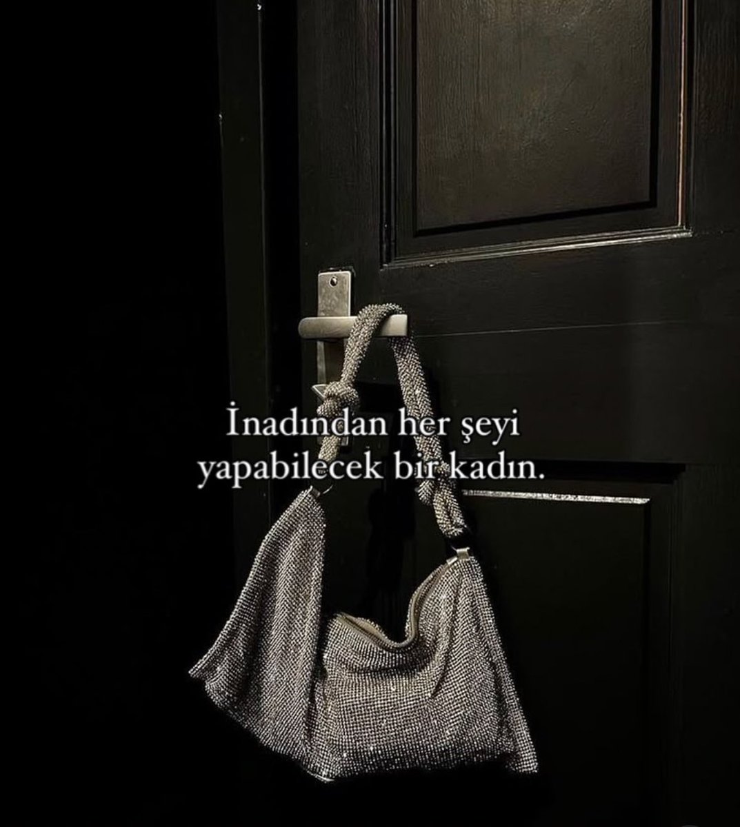 . (@halledicezbee) on Twitter photo 