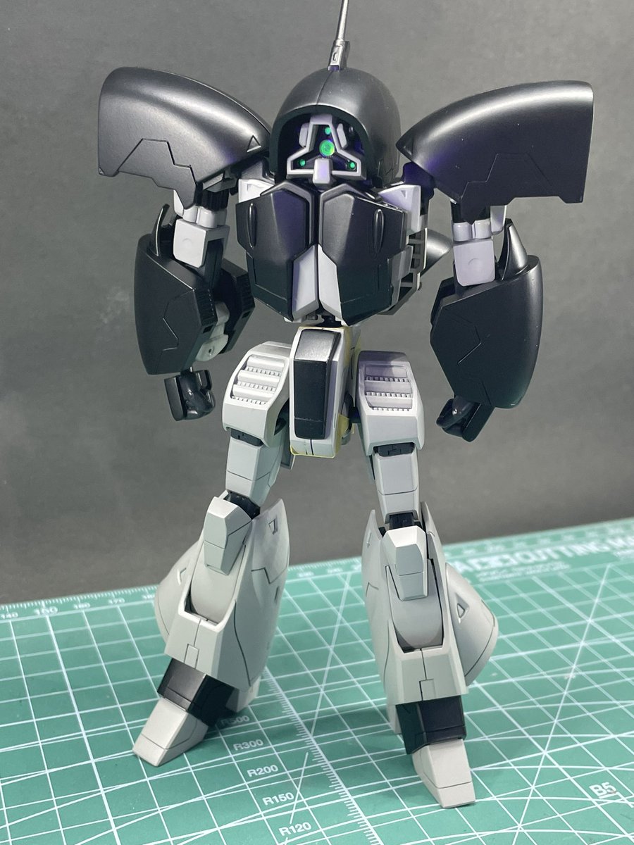 おはようございます😊

もう1つの趣味のゲームの対戦会があり、しばらくはそちらに注力しておりました🫡

それも落ち着きまた模活に戻ってきます！
改めてよろしくお願いします☺️

アッシマーはサフまで完了、自分の弱点としてクリアランスの甘さに気づけました😆💦

#ガンプラ
#サフ萌え
#アッシマー