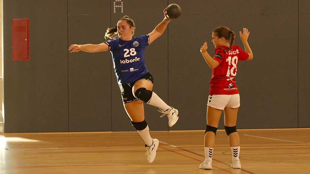 Ebresports1's tweet photo. 🤾‍♀️ L’Handbol Club Perelló sense opció a la segona part davant el líder 

▶ LA NOTÍCIA: https://t.co/GfqgMTLqq1

@CatHandbol, @esportcat, @FedCatHandbol, @HCPerello, @infoperello, #Perelló #TerresdelEbre https://t.co/0FxQsMXPdS