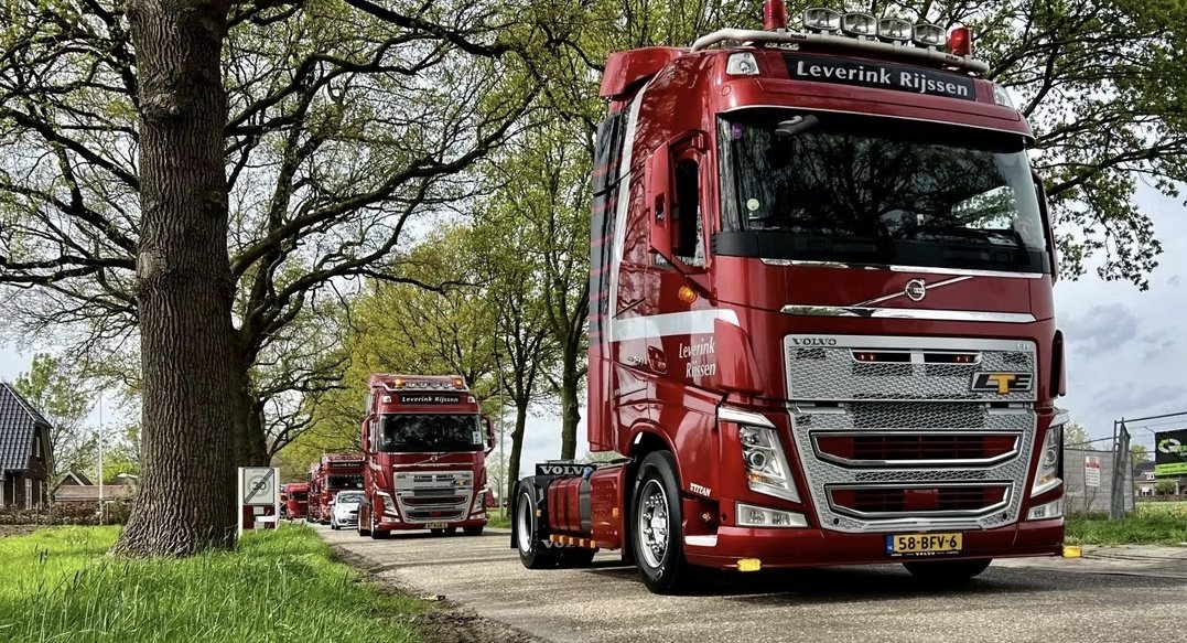 Om mensen met een beperking DE dag van het jaar te bezorgen is chauffeursvereniging DUS (Drivers Uut Salland) naarstig op zoek naar vrachtwagens met 3 stoelen met gordels. Hebt u er één en wilt u meerijden op 5 april stuur me dan een dm waarna ik u een 06 nummer stuur. Bedankt!