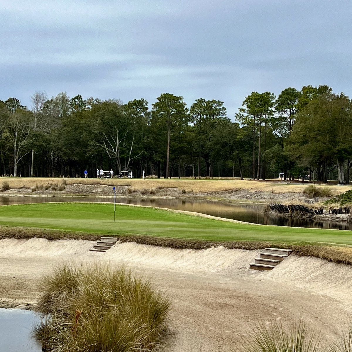SDGATrueBlue's tweet photo. Get Better Here. Play Better There ๐ ๐ @TrueBlueGolf @MyrtleBeachGolf @MBTrips @MyrtleBeachGolf @HammockCoastSC #myrtlebeachgolf #golfschool #golfacademy #golflearningcenter #pawleysisland https://t.co/VJur6eWMu1