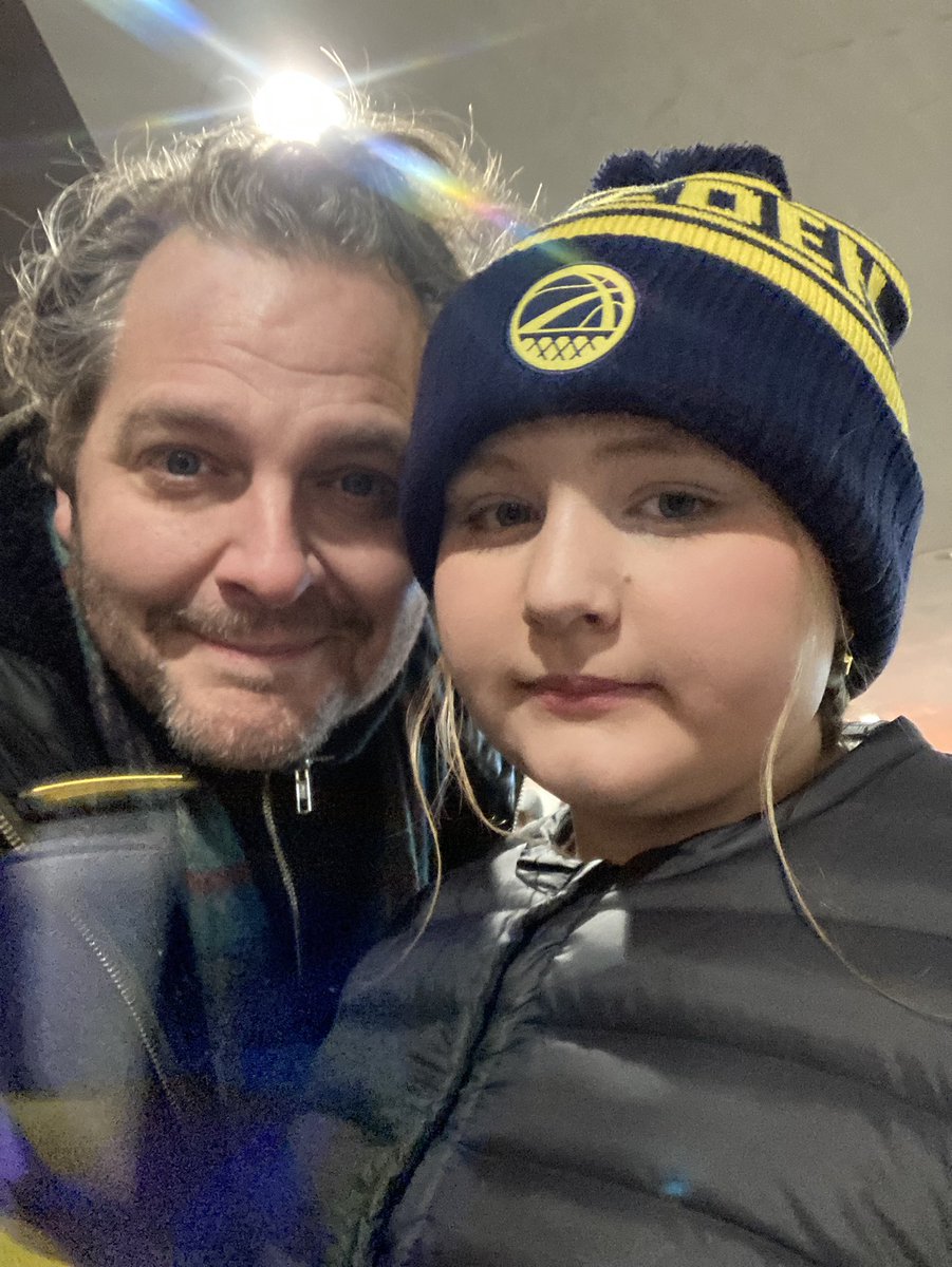 Langstrom's tweet image. Massivt stöd för Ukraina på Sergels torg ikväll!