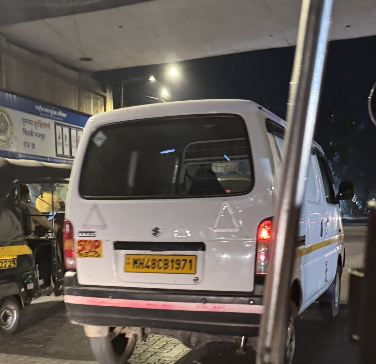 Speeding and rash driving van at 1am. His rash driving almost missed hitting a rickshaw <a href="/MTPHereToHelp/">Mumbai Traffic Police</a> <a href="/MumbaiPolice/">मुंबई पोलीस - Mumbai Police</a>