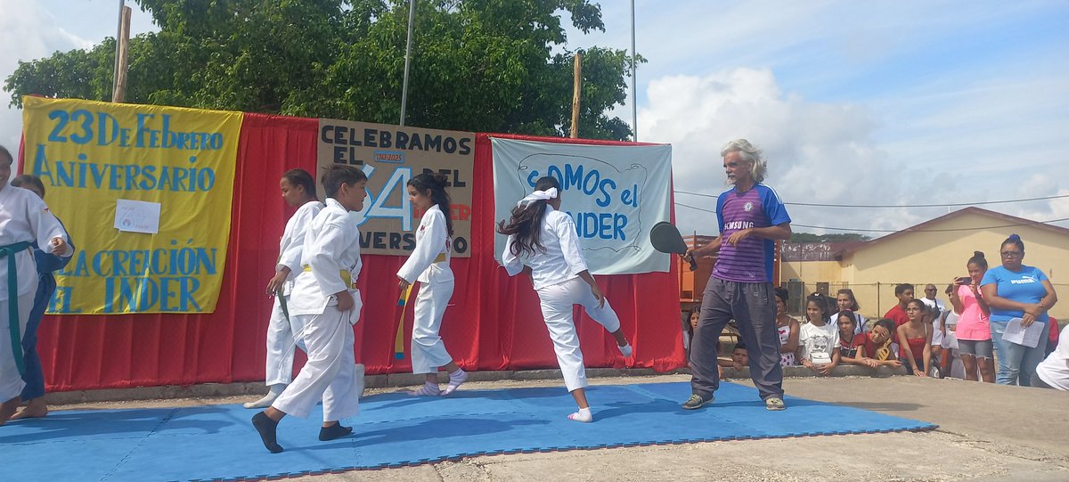 El consejo popular Turiguanó en Morón se vistió de gala al desarrollar el Acto Municipal por el 64 Aniversario de la Creación del Inder. <a href="/BBarleidys/">Subdirectora Provincial de Deportes para Todos</a> <a href="/benito_mar35369/">Benito Martínez</a> <a href="/Doris56681045/">Doris</a> <a href="/Morongob/">Presidencia Morón</a> <a href="/JHGcasanova/">julio Heriberto Gómez Casanova</a> <a href="/LeonardINDER/">Leonardo Rodriguez Sanchez</a> <a href="/InderCav/">INDER CAV</a> <a href="/INDERMoronCom/">INDER Morón</a> <a href="/rolando_va14677/">Rolando Valle</a>.