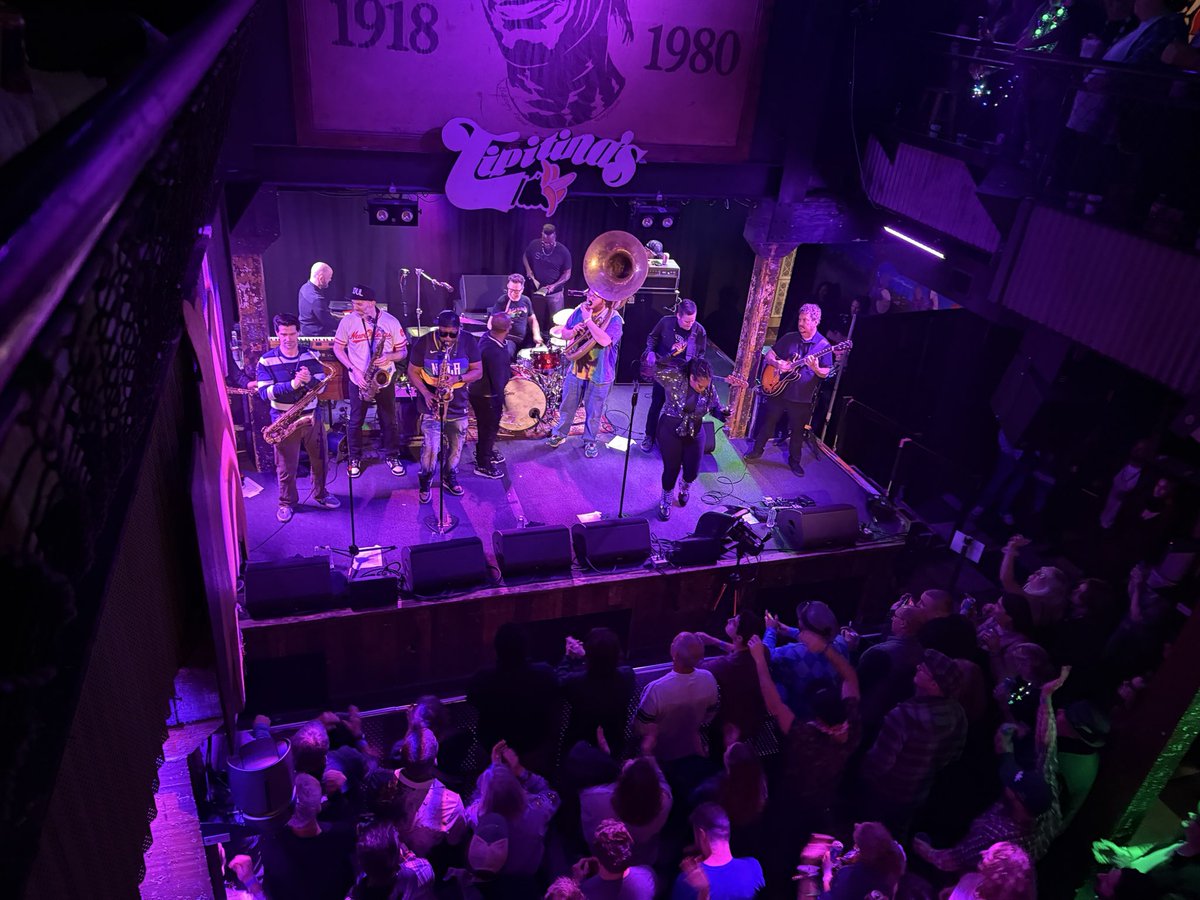 Navesink's tweet image. Highlight of my New Orleans trip was getting to see @GalacticFunk at @Tipitinas - of course the band was amazing but the sound system there helped you feeeel every beat to your bones. I walked both floors and it sounded incredible in every corner. As a sound snob I was in heaven!