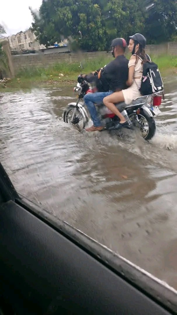 📍 Usuarios en redes sociales y el periódico Guerrillero reportan a esta hora inundaciones en Pinar del Río y La Habana a causa del frente frío que transita por el Occidente del país. 

📌 Noticia en construcción